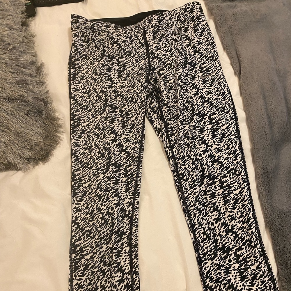 Nike printed cropped leggings